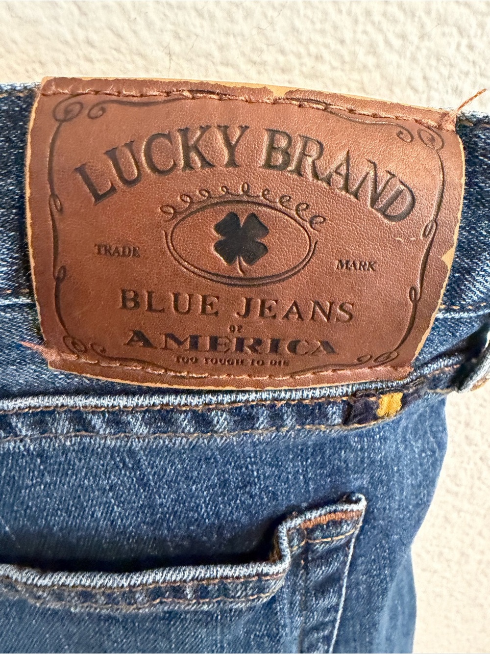 Lucky Brand Men’s Dark Blue Relaxed Fit Jeans - Picture 6 of 6